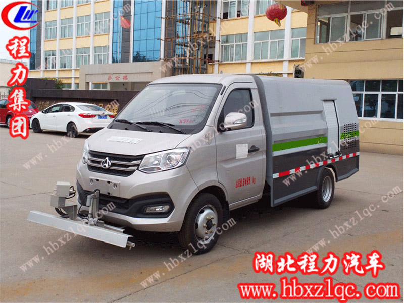 程力專用汽車股份有限公司國六長(zhǎng)安路面養(yǎng)護(hù)車